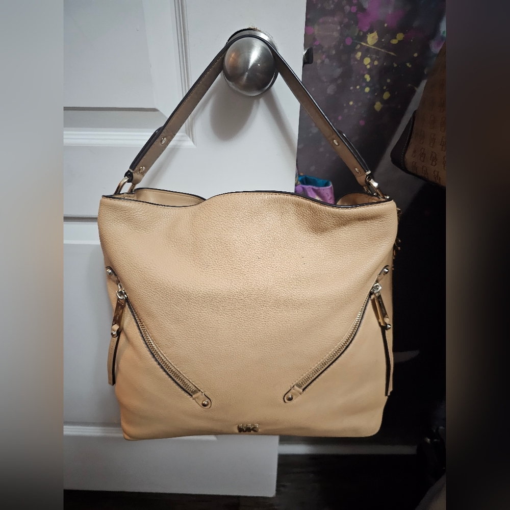 MK Evie Pebble Leather